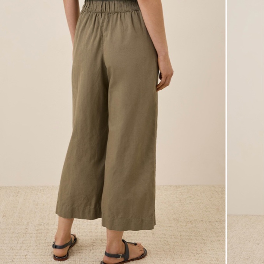 PACT SIZE MEDIUM CANOPY 70% LINEN BLEND PLEATED TROUSER IN KHAKI GREEN - Picture 5 of 11
